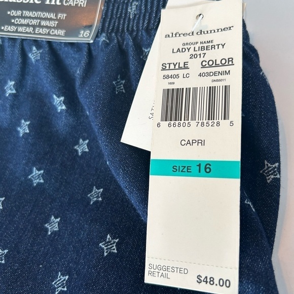 NWT Alfred Dunner Blue Jean Capris with Stars Design - Picture 8 of 12